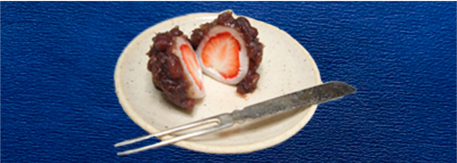 食育健康レシピ「イチゴの小さなおはぎ」